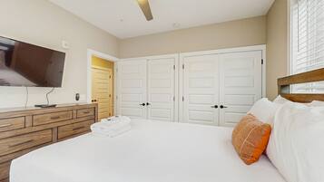 2 bedrooms, internet, bed sheets