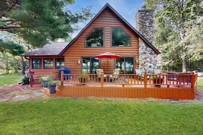 Waterfront Log Cabin Retreat with Private Boat Dock, Gas Grill, Fire pit & WIFI