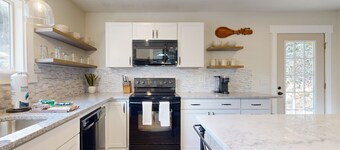 Mountain view home with fire-pit with beautiful view of the creek