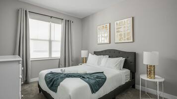 5 slaapkamers, een strijkplank/strijkijzer, gratis wifi, beddengoed