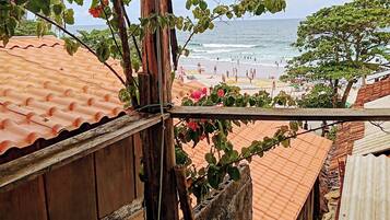 Quarto casal econômico de uso individual, vista para o oceano | Roupa de cama