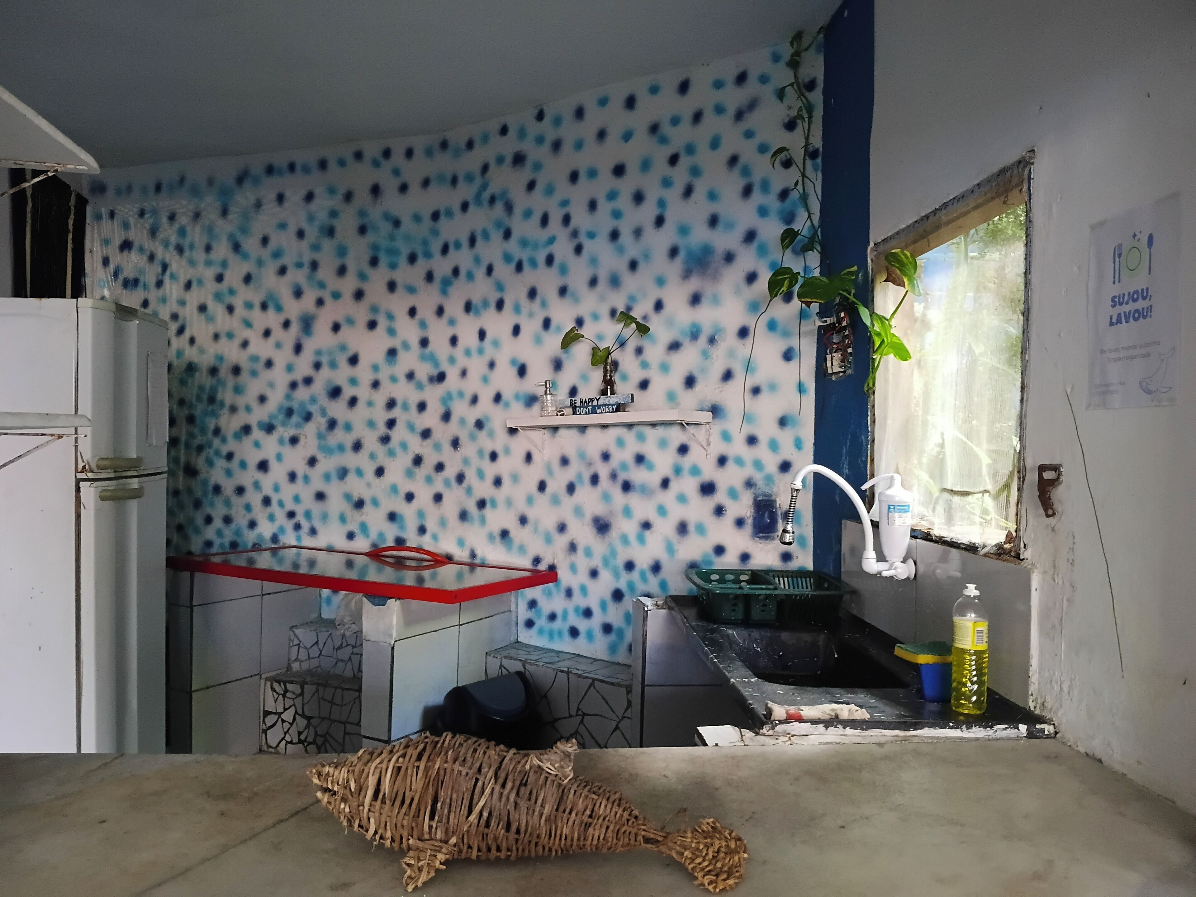 Grand réfrigérateur, blender