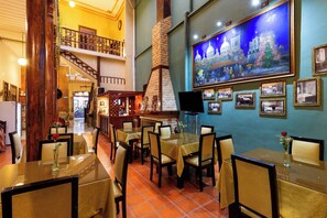 Breakfast area - HOTEL MAJESTIC 1 CUENCA (Cuenca)