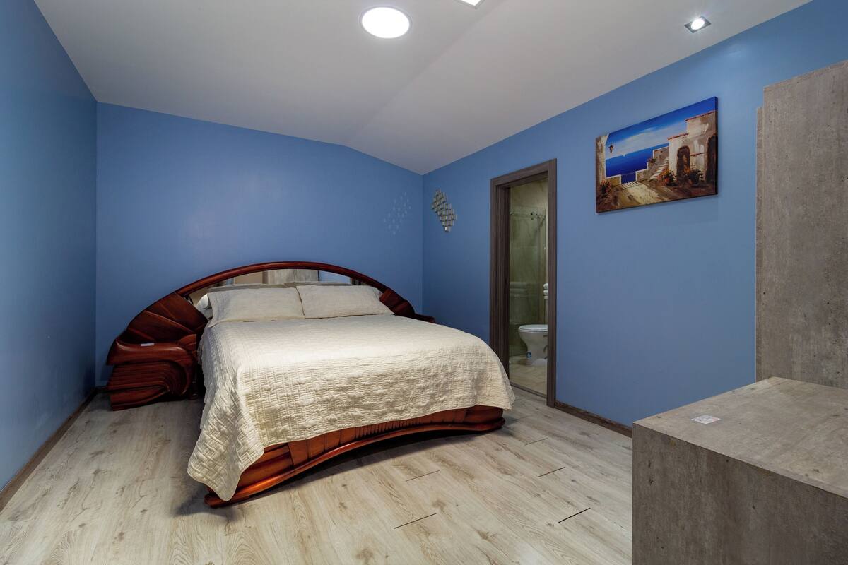 Deluxe Room | Blackout drapes, soundproofing, WiFi (free), bed sheets