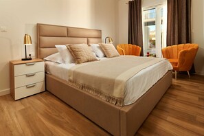 6 chambres, coffres-forts dans les chambres, fer et planche à repasser