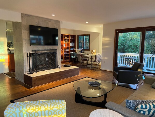 Smart TV, fireplace, offices