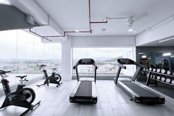 Gym - Paradise Perch Tanjung Aru Inifnity Pool 2BR (Kota Kinabalu)