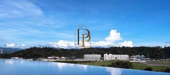 Paradise Perch Tanjung Aru Inifnity Pool 2BR