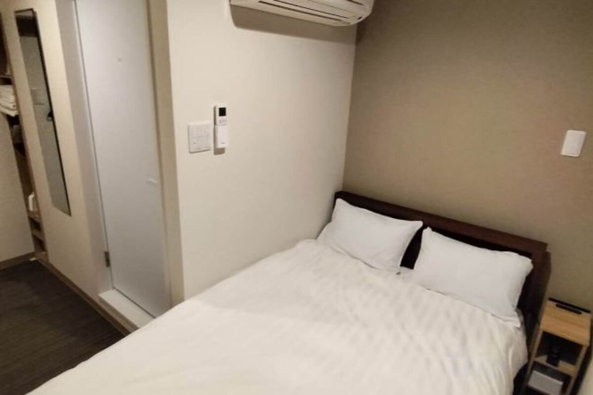 Non-smoking Small Double Room