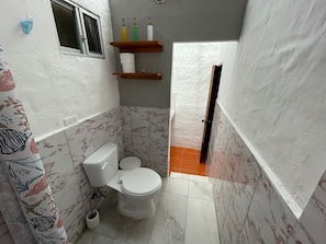 Dusche, Handtücher, Seife, Toilettenpapier