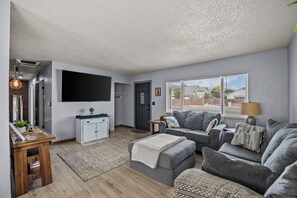 TV, ping pong - Rustic Refuge - minutes from downtown Fruita!
4 beds (Fruita)