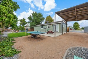 Outdoor dining - Rustic Refuge - minutes from downtown Fruita!
4 beds (Fruita)