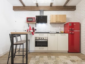 Fridge, microwave, oven, dishwasher