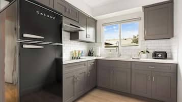 Fridge, microwave, stovetop, electric kettle