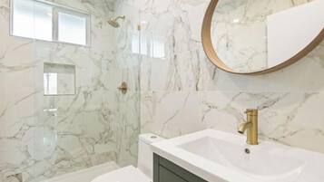 風筒、提供毛巾、番梘、廁紙