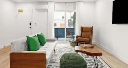 Spacious Apt w/1BR - City Center