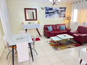 Living area - Charming apartment located in the heart of Yaoundé 30mn from airport nsimalen (Yaoundé)