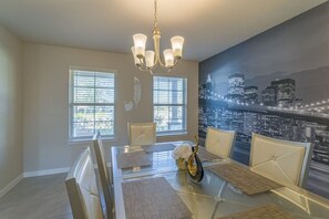 Dining - Private home in Richmond (Richmond)