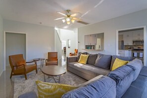 TV, fireplace, stereo