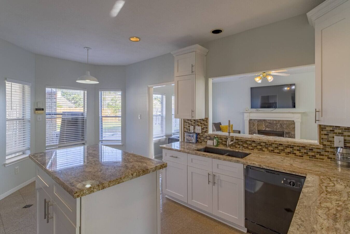 Réfrigérateur, micro-ondes, lave-vaisselle