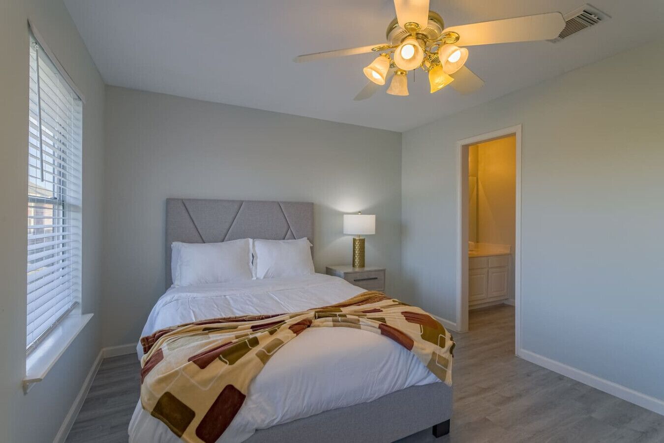 5 bedrooms, desk, iron/ironing board, free WiFi