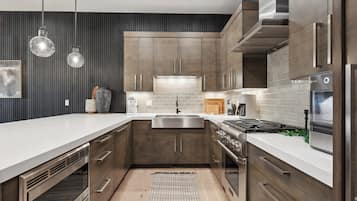 Townhome, Balcony, Mountain View | Dapur peribadi | Pembancuh kopi/teh