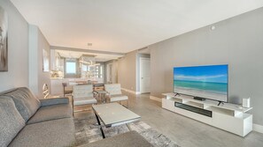 Smart TV, stereo - Beachplace 8-603 by FGC (Longboat Key)
