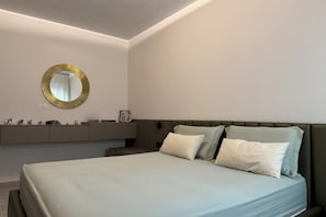 2 bedrooms, bed sheets
