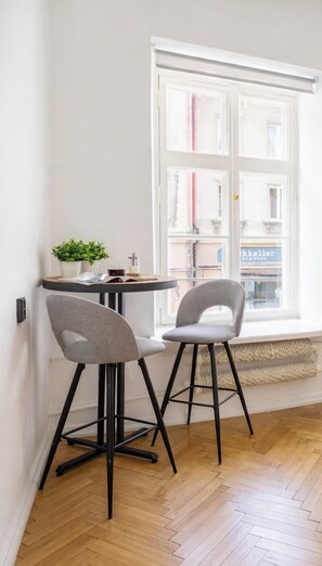 Electric kettle, high chair