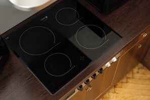 Vedenkeitin, syöttötuoli