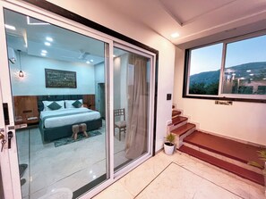 3 Schlafzimmer, Schreibtisch, Bügeleisen/Bügelbrett, kostenloses WLAN