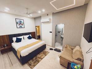 3 Schlafzimmer, Schreibtisch, Bügeleisen/Bügelbrett, kostenloses WLAN