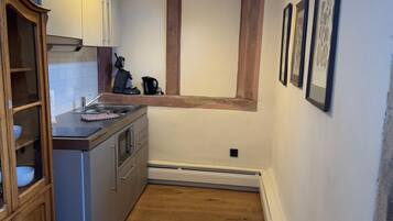 Refrigerador, microondas, parrilla de estufa y lavavajillas