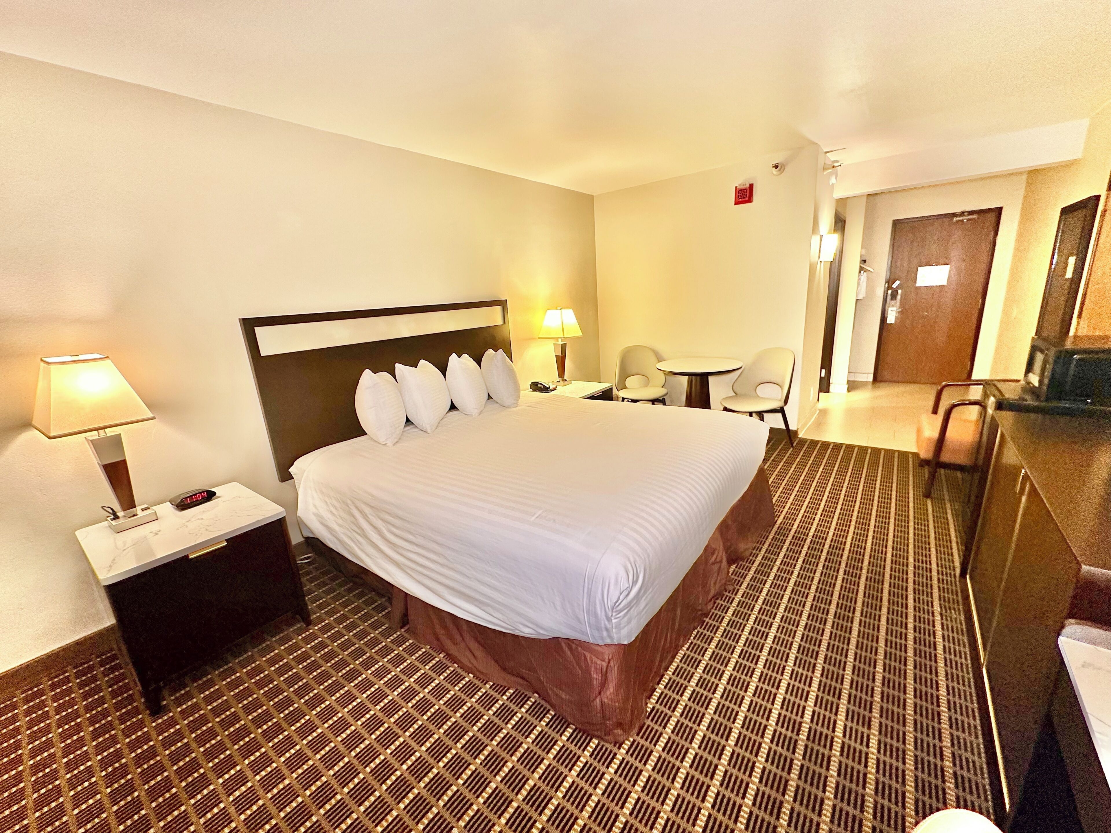 Standard Room, 1 King Bed, Bathtub Grab Bars | In-room safe, desk, iron/ironing board, free WiFi