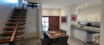 Charming 2-bedroom apartment with WiFi, fitness gym in amazing Victoria Falls