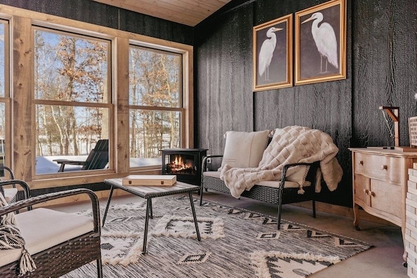 Smart TV, fireplace, books