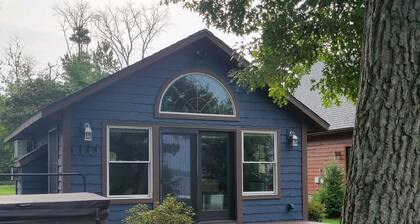 Charming 1-bedroom cabin with WiFi, AC in peaceful Brainerd