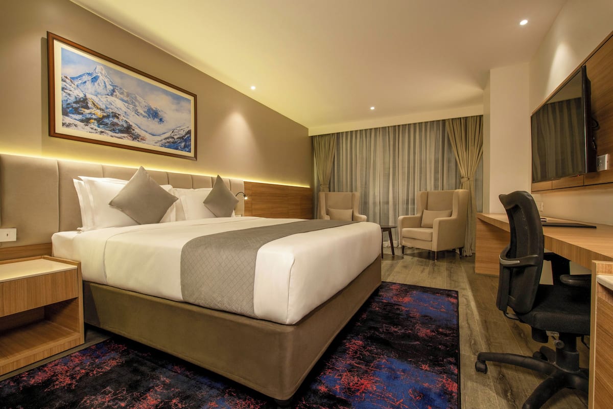 Premium bedding, minibar, in-room safe, desk