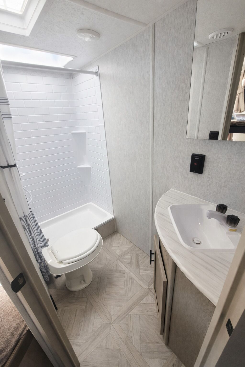 Dusche, Handtücher, Seife, Shampoo