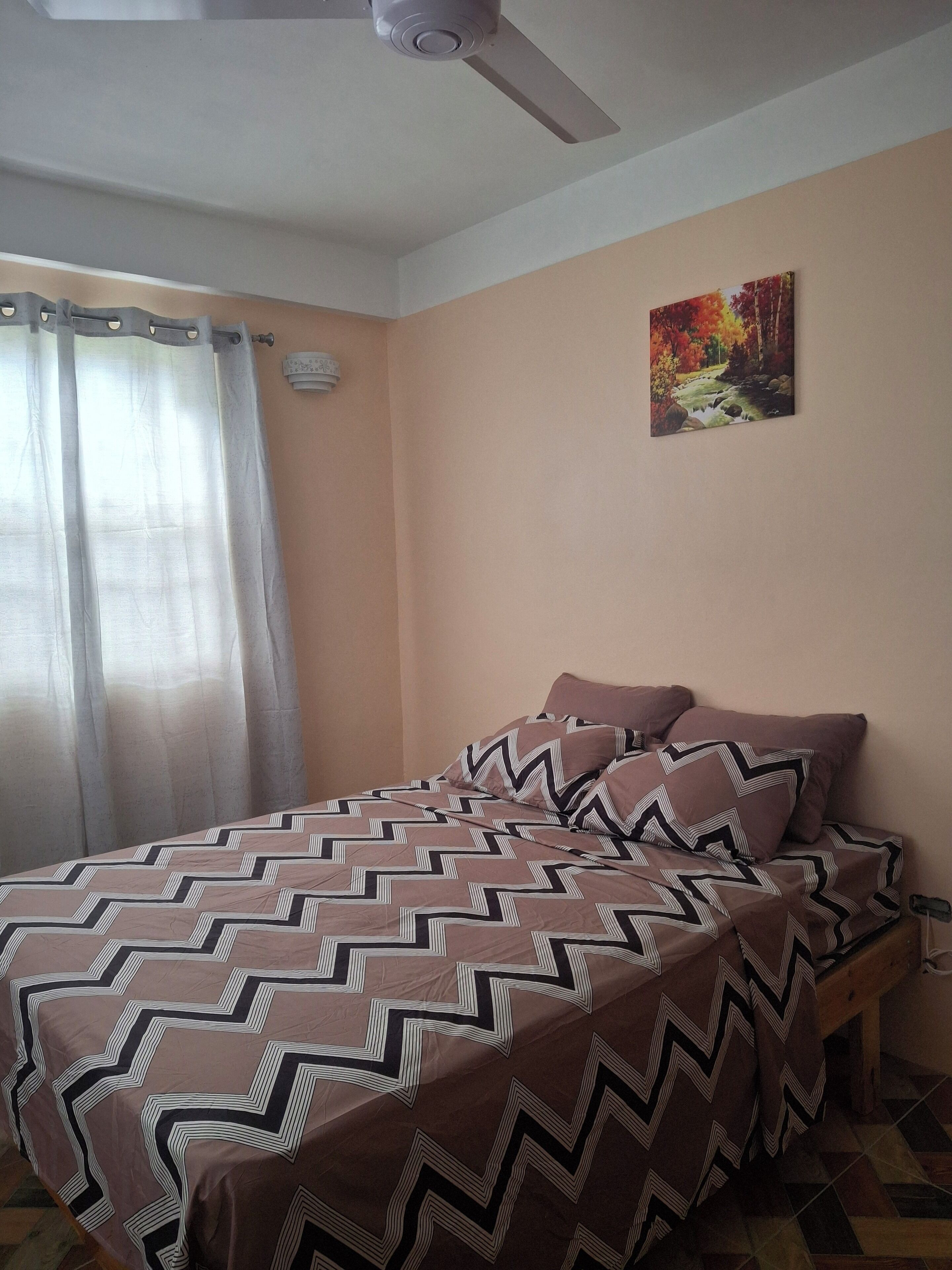 2 chambres, fer et planche à repasser, Wi-Fi, draps fournis