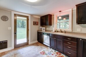 Interior - Whimsical Guest Cottage by a Mountain Stream (Warm Springs)