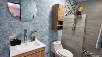 Handtücher, Seife, Toilettenpapier