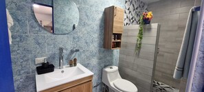 Håndklær, såpe og toalettpapir