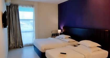 Seven Hotel