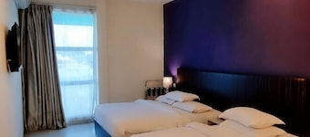 Seven Hotel