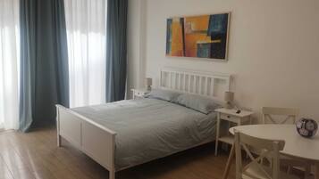 2 bedrooms, desk, free WiFi