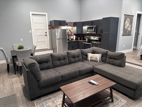 Lakeshore Living- studio apartment