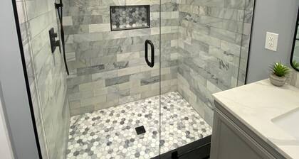 Lakeshore Living- studio apartment
