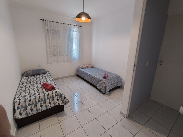 2 bedrooms, iron/ironing board, WiFi, bed sheets