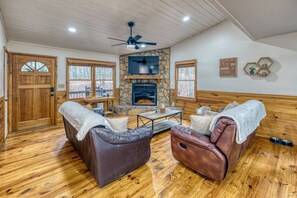 TV, fireplace, table football, stereo - Cozy Cabin: Hot Tub, Grill, Fire Pit & Game Room (Blue Ridge)